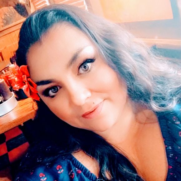 Meet your Posher, Andrea - Picture 1 of 1